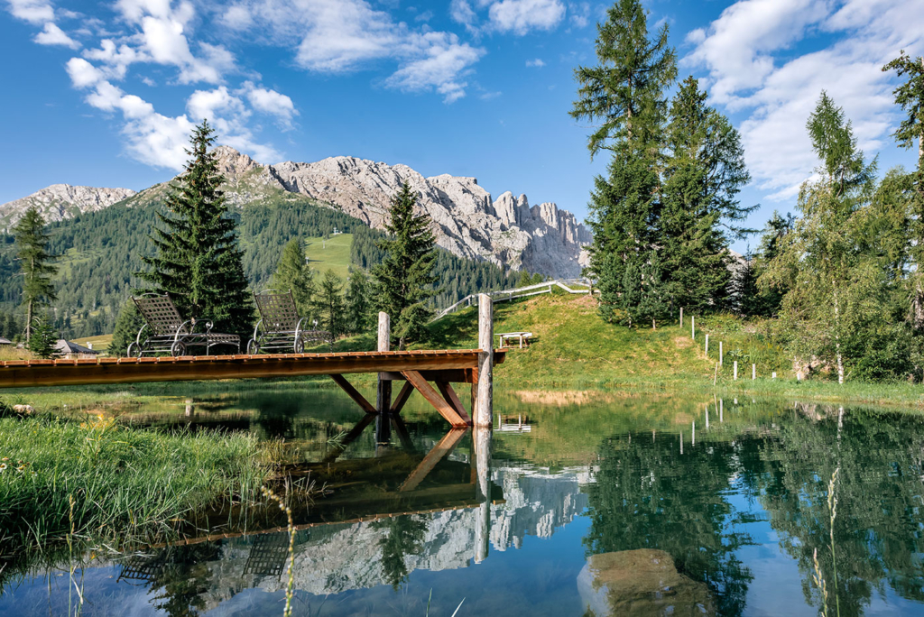 Laghetto naturale balneabile Alm Dolomites
